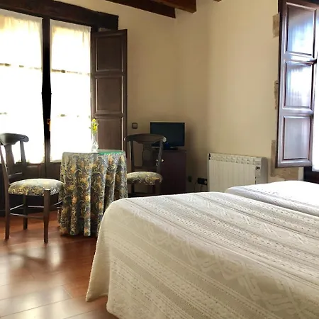 Rey Chindasvinto Otel 3*